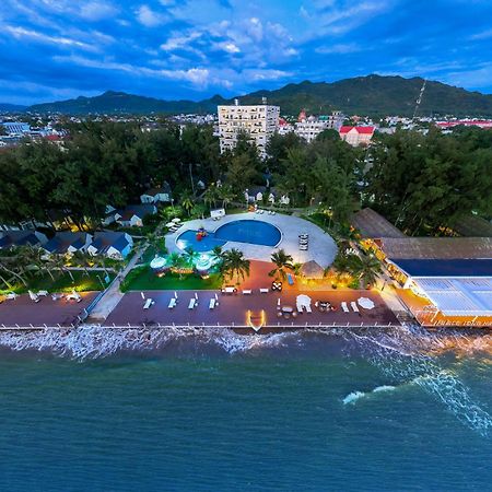 Palace Long Hai Resort Exterior photo