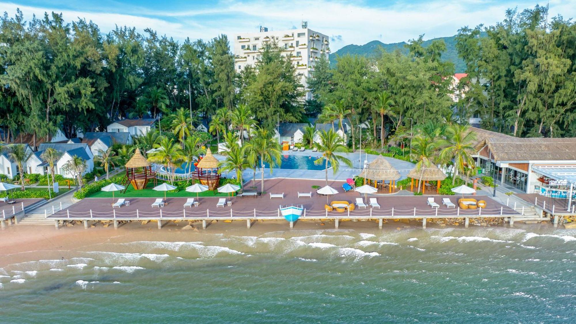 Palace Long Hai Resort Exterior photo